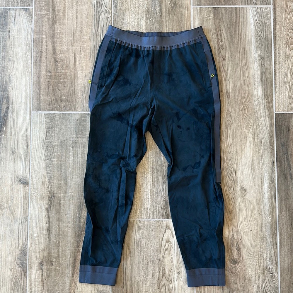 Men’s Lululemon Robert Gellar collab pants Medium Black Gray